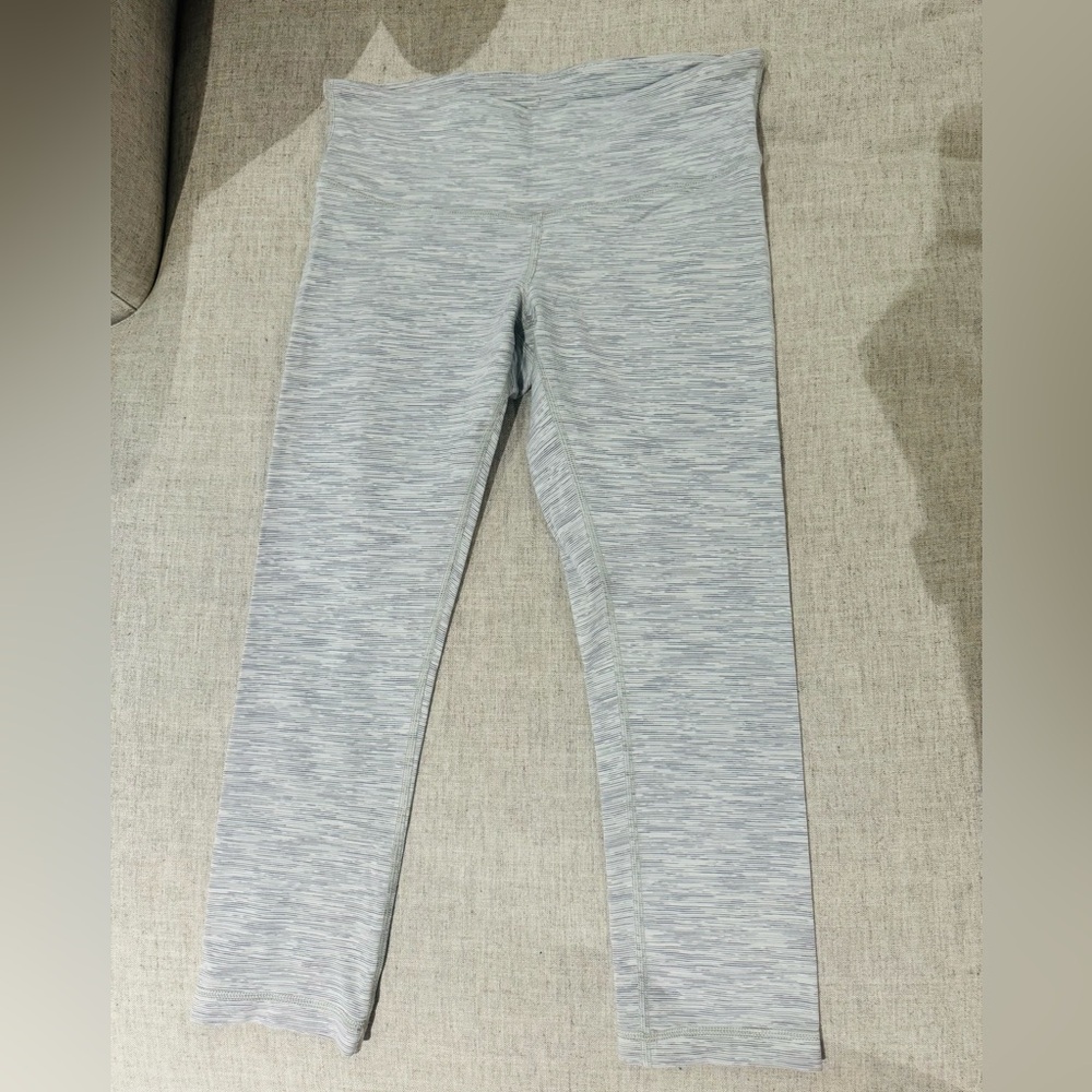 Lululemon wunder under crop pants. Size 6